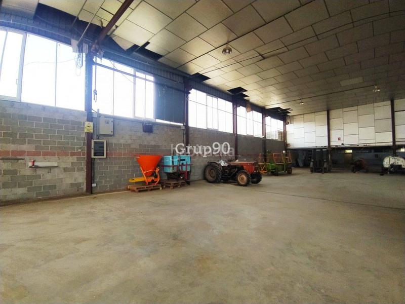Foto 0b70bdbd-57ee-4cae-9fea-b0515b9e0b68. Bâtiment à usage industriel dans Torrelameu