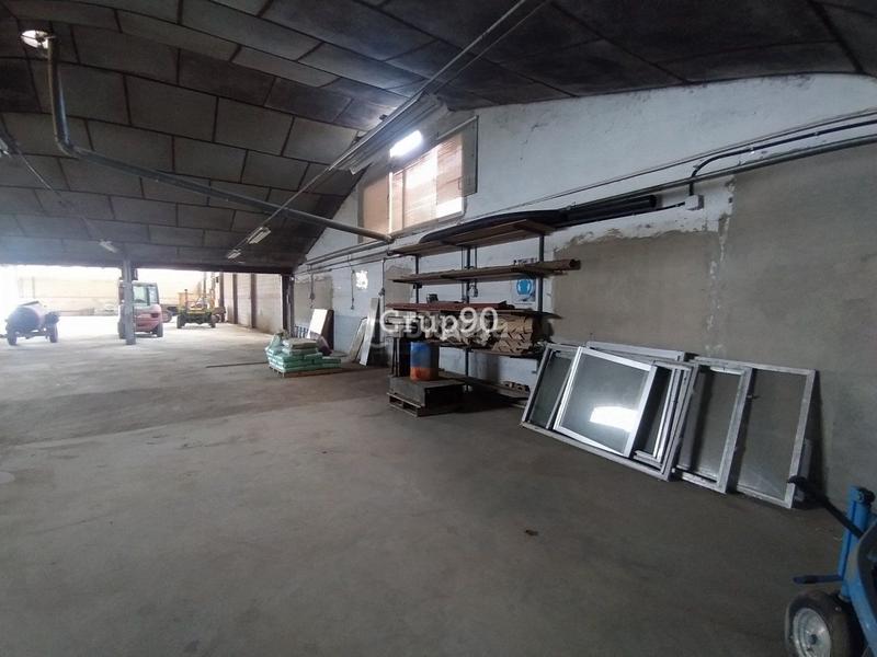 Foto ab73abe1-54b0-40ad-9612-c538bcdb7a76. Bâtiment à usage industriel dans Torrelameu