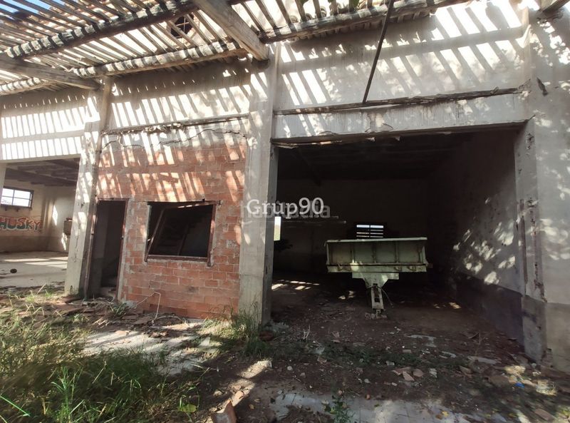 Foto 0dbc0a90-04f8-4302-a561-0fd1a700c8c3. Local comercial a Llívia Lleida