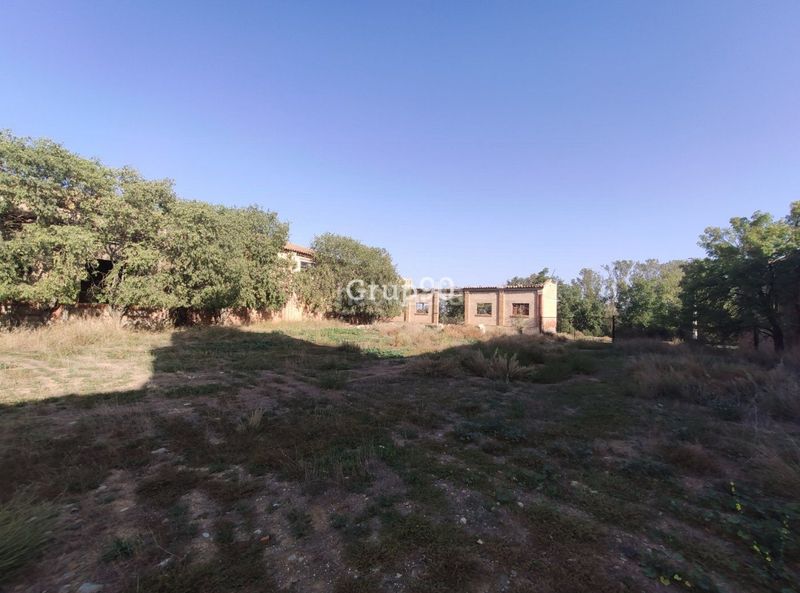 Foto a1077dc1-b536-42a8-a172-d987b5a2bf13. Local comercial a Llívia Lleida