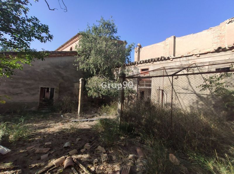 Foto a3261c2e-b6a0-46bc-8162-7bfe57a1e4ec. Local comercial a Llívia Lleida