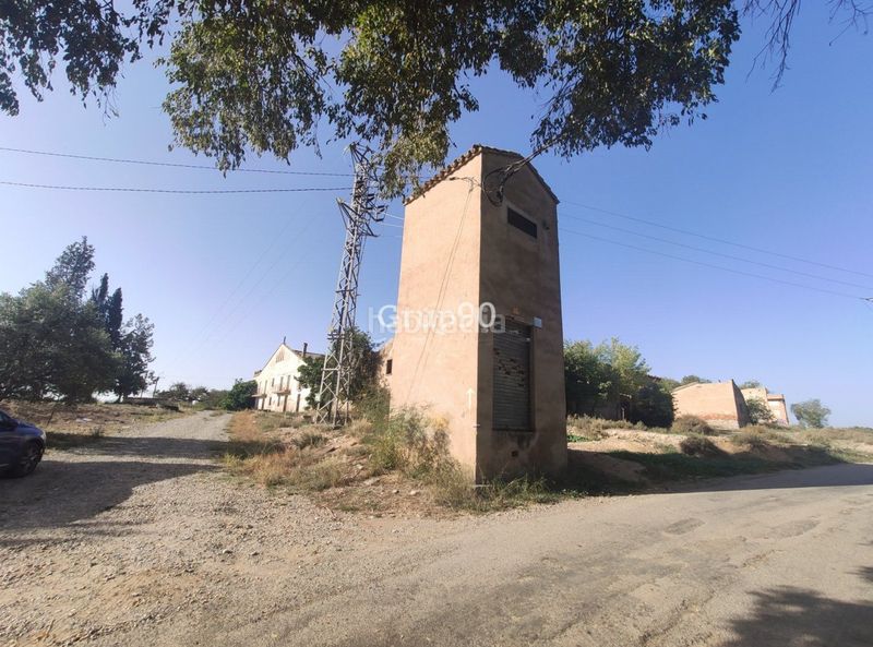 Foto ab16812f-2da9-49d6-8a3d-9e81aaacd65e. Local comercial a Llívia Lleida