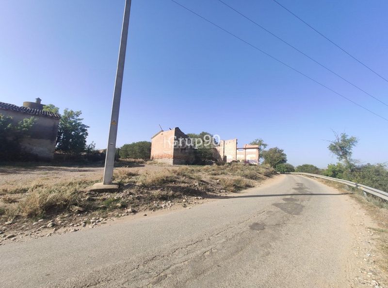 Foto bd91c945-be19-4f91-88d1-79cf6cac987a. Local comercial a Llívia Lleida