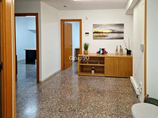 Oficina a Joc de la Bola - Camps d'Esports. Oficina en  rentabilidad  en venta en la zona alta de lleida