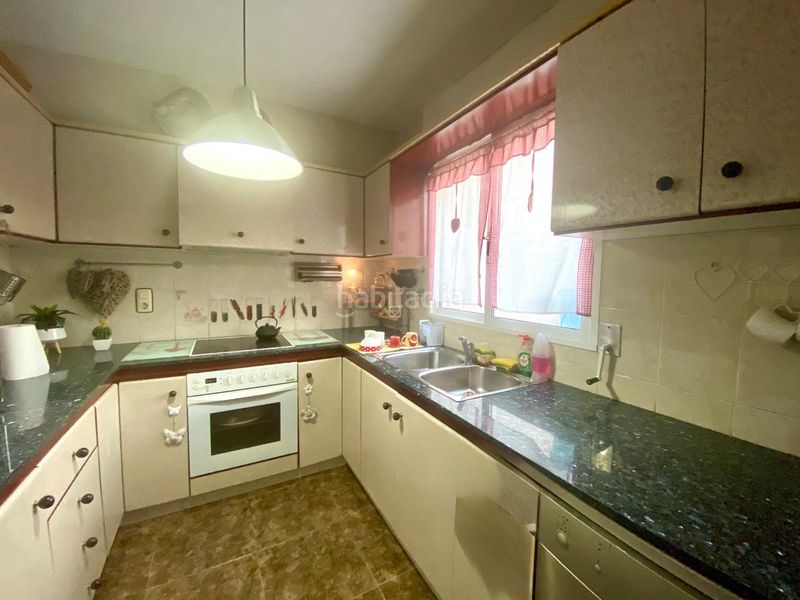 Foto 5df7bdc0-a4e7-4bbb-982e-e98f6751768b. Casa amb calefacció aparcament a Santa Bàrbara