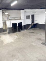 Local Comercial  Calle riu ebre. Amplio local comercial a pie de calle en dra castells