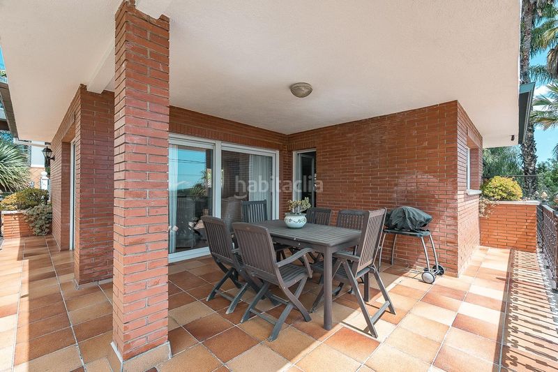 Foto cb546d8f-db8a-4086-9dfe-e90ef6dfed15. Casa amb calefacció aparcament piscina a Pallejà