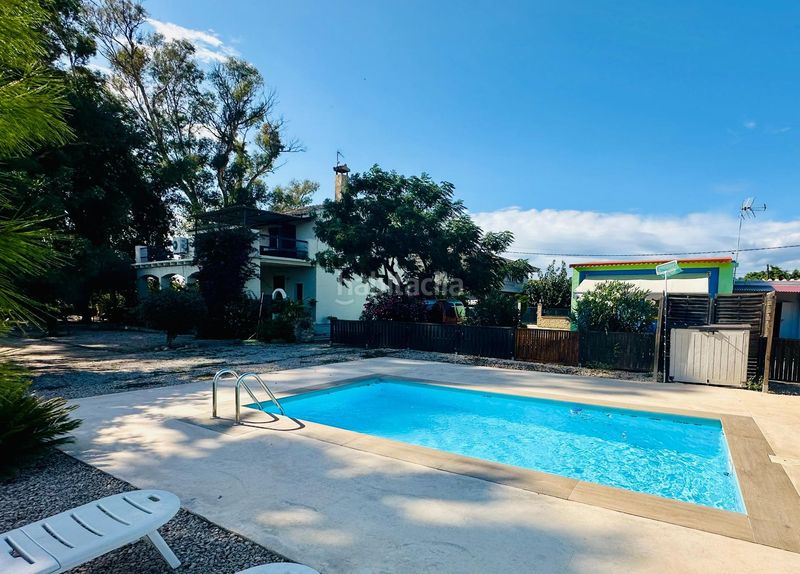 Foto bbbdcf10-e6d2-4ba5-b80d-270adf32c86c. Masia amb piscina a Deltebre