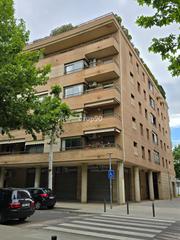 Aparcament cotxe a Balàfia. Venta de 2 amplias plazas de parking con trastero en plaça de le
