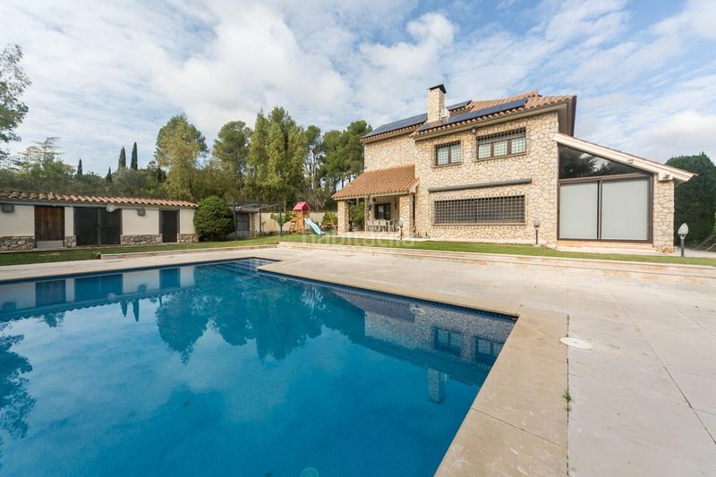 Foto 610294c1-97c0-492f-9a61-1eb9da70ec9c. Casa amb calefacció aparcament piscina a Pallejà