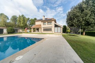 Casa a Pallejà. Impresionante casa en dos parcelas en fontpineda