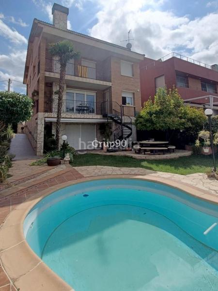 Foto 2c17a20e-a03a-4067-b130-8f4df7ceb7bd. Casa con riscaldamento parcheggio piscina in La Bordeta Lleida