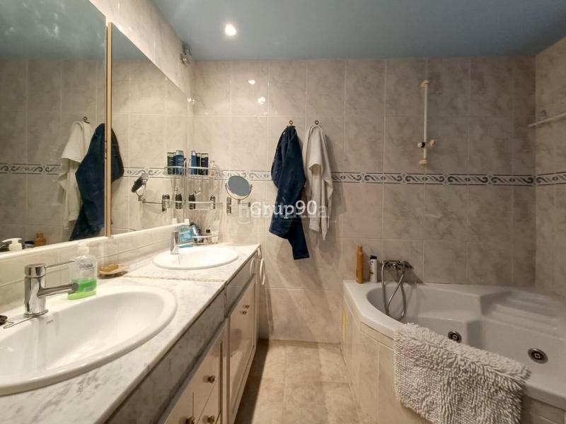 Foto 52e4ef1f-29d7-46d3-b681-78fc045964f4. Casa con riscaldamento parcheggio piscina in La Bordeta Lleida
