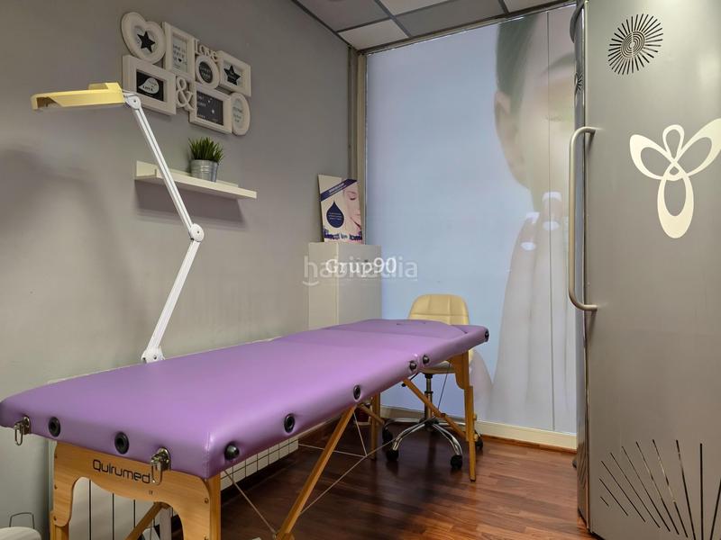 Foto 5844bb94-83e1-421b-9cb8-7ca03681a33f. Alquiler local comercial oportunidad de traspaso de centro de estética ! en Lleida