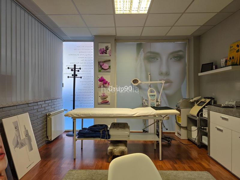 Foto dce6506b-e099-459e-9c66-7c12616582c6. Alquiler local comercial oportunidad de traspaso de centro de estética ! en Lleida