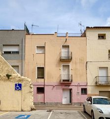 Casa in Santa Bàrbara. Gran casa de pueblo a dos calles en el centro