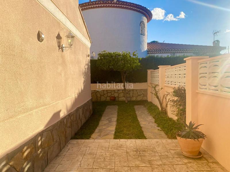 Foto 49cd8ea5-ad3c-400b-89b5-cedcdfbf7355. Casa pareada fantástico pareado en miamiplatja en Miami Platja