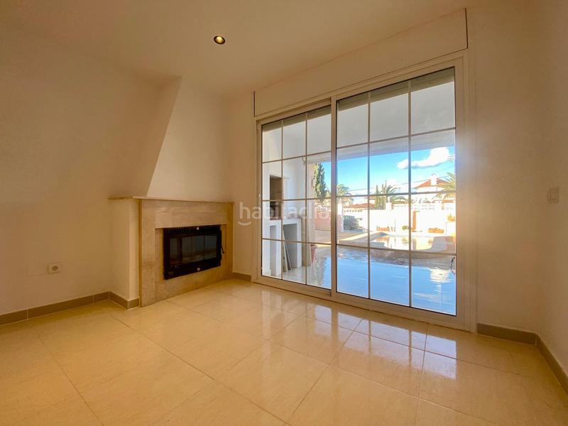 Foto 955be11c-4a7d-44b4-b8ac-773539dd38a7. Casa pareada fantástico pareado en miamiplatja en Miami Platja