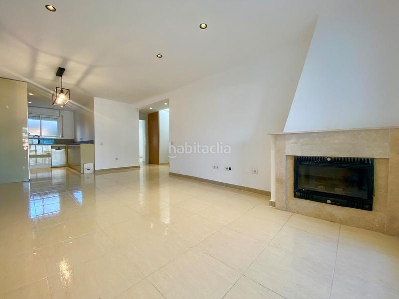 Foto ca88ffd7-4023-4b4c-ae53-0a3ae1b6583c. Casa pareada fantástico pareado en miamiplatja en Miami Platja