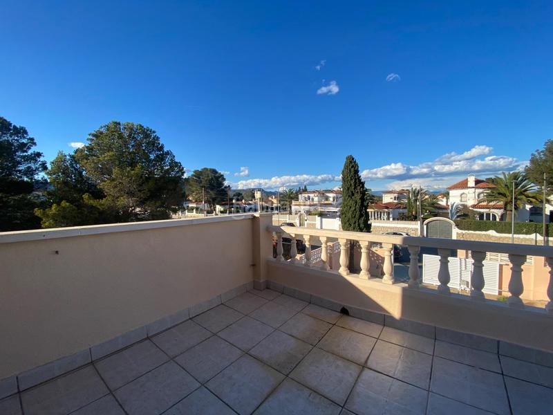 Foto d64f6123-6237-4779-b5da-043107bad5a3. Casa pareada fantástico pareado en miamiplatja en Miami Platja