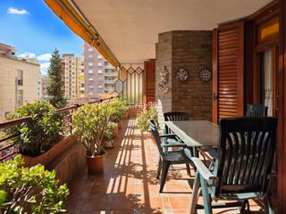 Pis a Joc de la Bola - Camps d'Esports. Gran piso señorial en finca regia