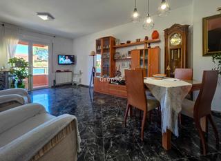 Pis a Alcarrs. Se vende piso en alcarrs con box independiente  ideal como prim