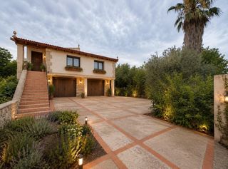 Bauernhof in Jesús - Els Reguers. Finca con casa para terminar y nave en jesús