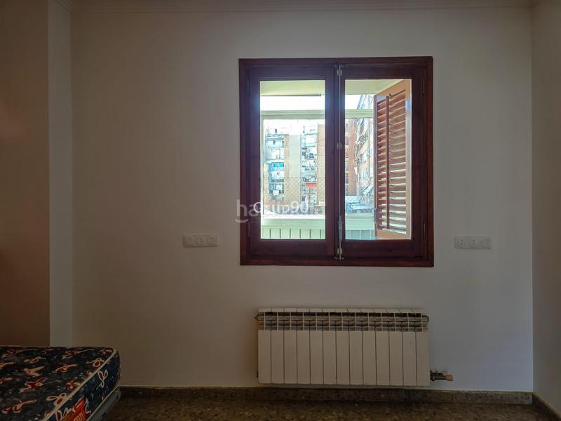 Foto 3039a4ba-b9ee-47d5-9466-606d79a8b2bb. Piso excelente oportunidad en zona escorxador ! en Lleida