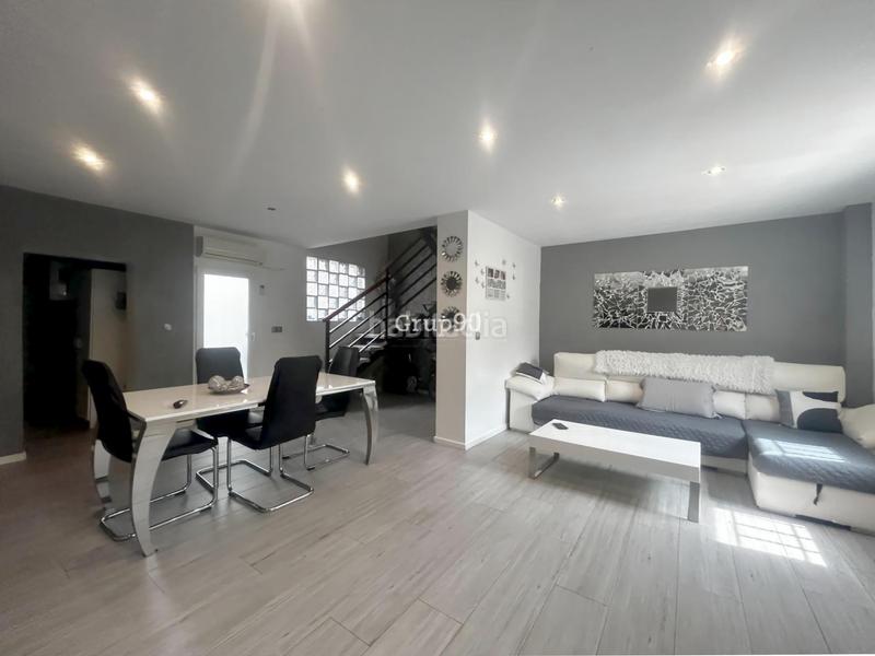 Foto 109b0440-2925-428e-b6bc-e74a60710972. Casa adosada  en venta en Magraners zona tranquila en Lleida