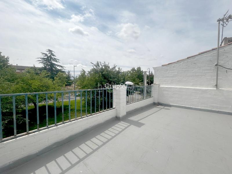 Foto e1f74cd2-a90d-460e-88fc-50d7b028683c. Casa adosada  en venta en Magraners zona tranquila en Lleida