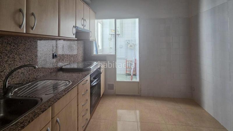 Foto 483542cd-96cd-46dd-a725-d5e9426625b7. Piso econòmic pis de 4 habitacions a ricard vinyes en Lleida