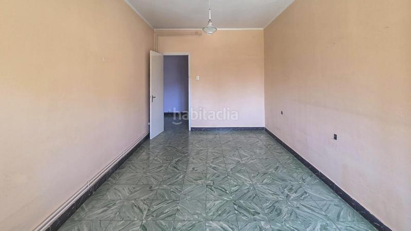 Foto 4f9c46ce-a266-418e-8956-a552f860cb8c. Piso econòmic pis de 4 habitacions a ricard vinyes en Lleida