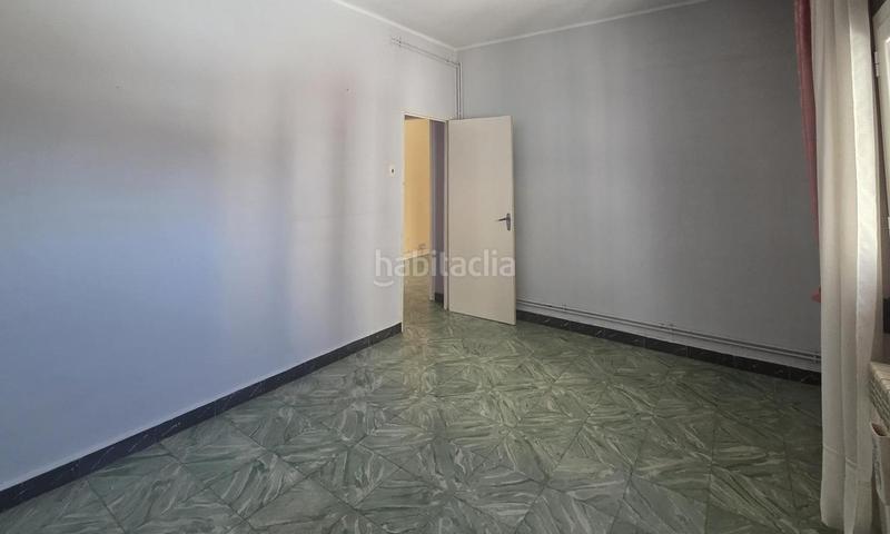 Foto cd92b413-5996-481f-83d5-1588c7742bbe. Piso econòmic pis de 4 habitacions a ricard vinyes en Lleida