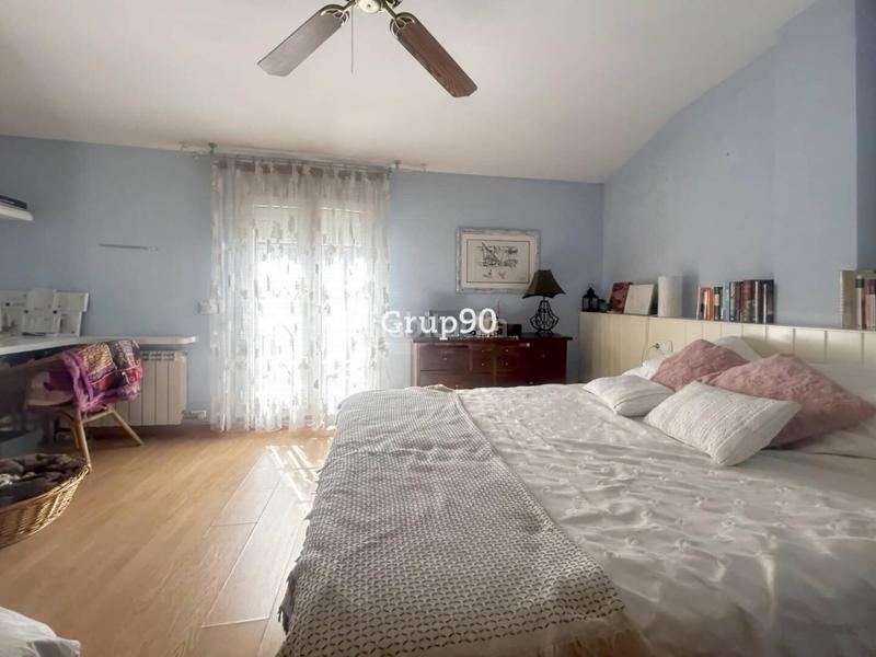 Foto 7dd9e042-b16c-42e8-9faa-6b0cdc1c55aa. Attico con riscaldamento parcheggio in Instituts-Universitat Lleida