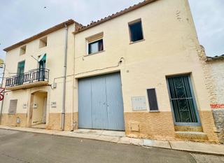 Casa a Santa Bàrbara. Casa con tres viviendas en santa bárbara