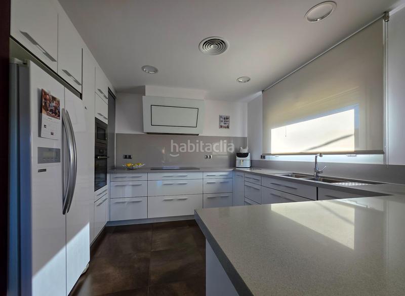 Foto 0a785cd2-b58a-429a-8451-c5932027f0dd. Casa amb aparcament a Almacelles