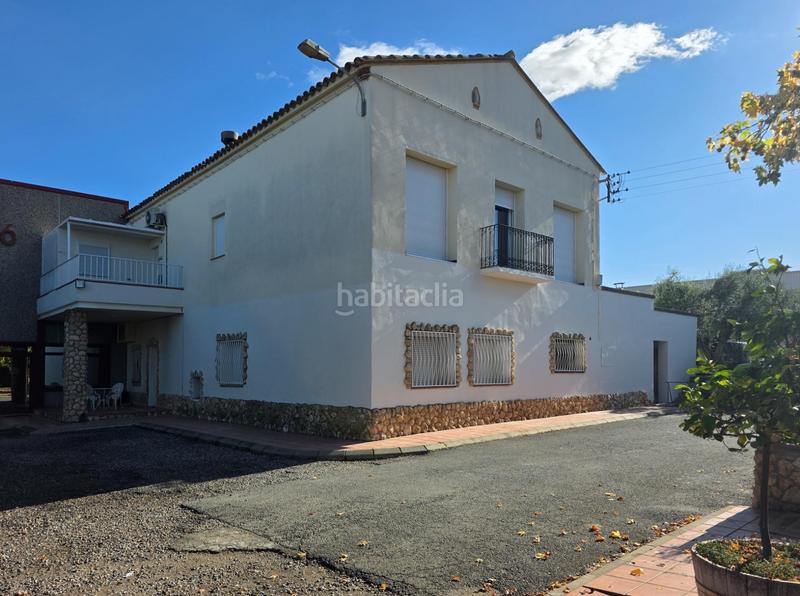 Foto af9df6bb-8b0f-41a5-8a8b-1f9ac43a19ca. Casa amb aparcament a Almacelles