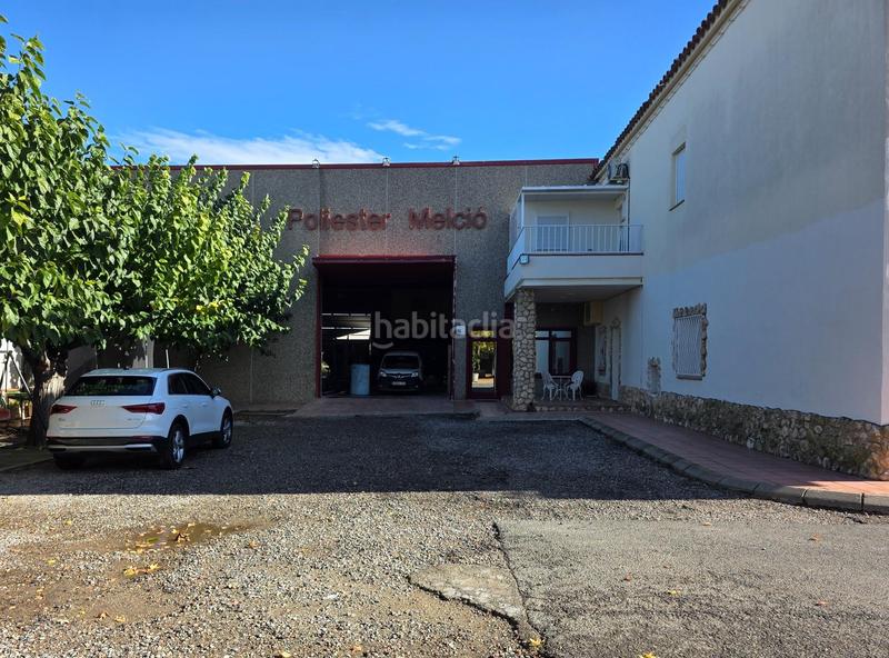 Foto c80f1703-bbc8-40bd-8b6f-10bc87791972. Casa amb aparcament a Almacelles