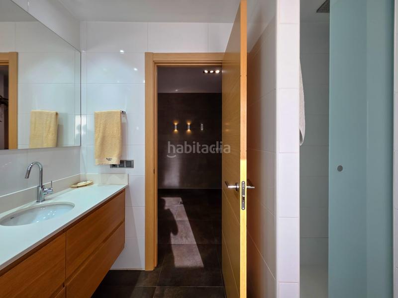 Foto dceb6659-075e-4984-836e-122eebf0c510. Casa amb aparcament a Almacelles