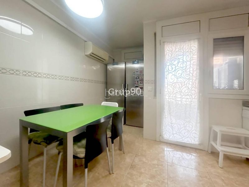 Foto cc9adab6-a44f-4f1a-8bb4-e7873216cd46. Pis amb calefacció aparcament a Pardinyes Lleida