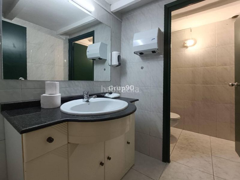 Foto e5edd8dd-c43f-4e7b-8a2a-1d32eb12ed29. Local comercial a Cappont Lleida