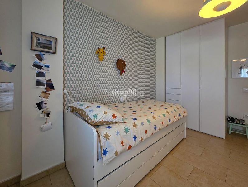 Foto 0fd213d1-e37a-4937-bad8-16551ddeae1b. Casa aparellada amb calefacció aparcament a Raimat Lleida