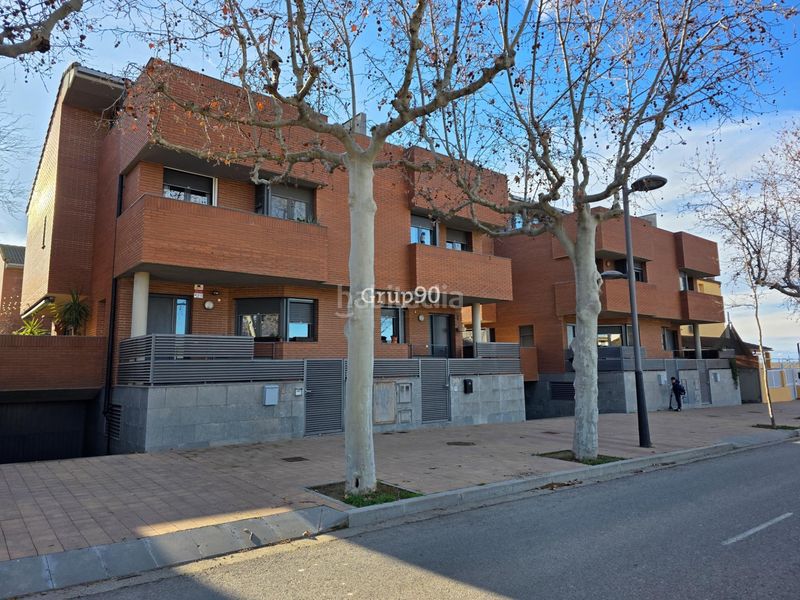 Foto 12a0f90c-6cf3-4e73-aa0f-dc2b0efa9bd9. Casa aparellada amb calefacció aparcament a Raimat Lleida