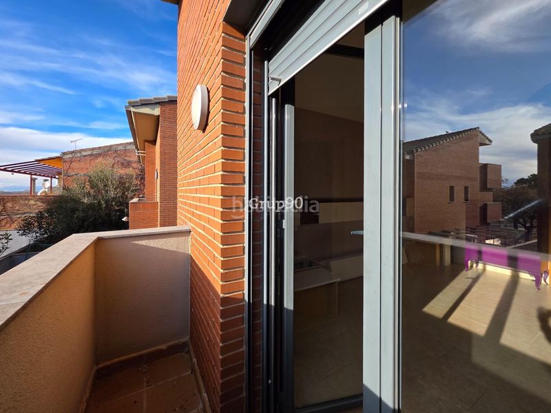 Foto 140ec7b4-8e5a-4c7d-bd5b-5c19b180183a. Casa aparellada amb calefacció aparcament a Raimat Lleida