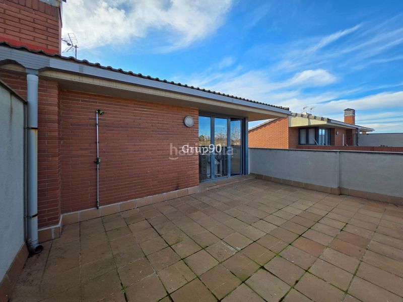 Foto 9b866788-2700-4f09-b921-bfd36622ec05. Casa aparellada amb calefacció aparcament a Raimat Lleida