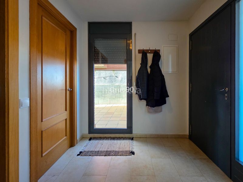 Foto ba3e850b-abac-47ca-9b9f-966199c13be9. Casa aparellada amb calefacció aparcament a Raimat Lleida