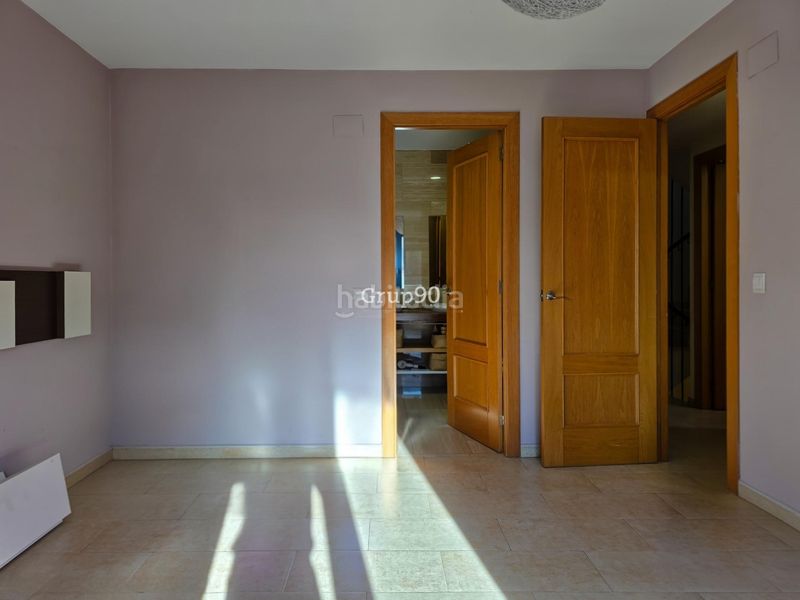Foto c24670e6-4828-4838-b0ea-9ce8d616f6ed. Casa aparellada amb calefacció aparcament a Raimat Lleida