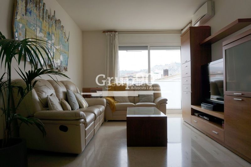 Foto 109cd51b-f1e9-4e8b-b801-8c8c3081d4a8. Àtic amb calefacció aparcament a Alguaire