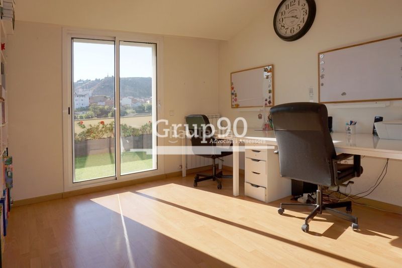 Foto 52d10437-972c-417f-8b46-392109a8084c. Àtic amb calefacció aparcament a Alguaire