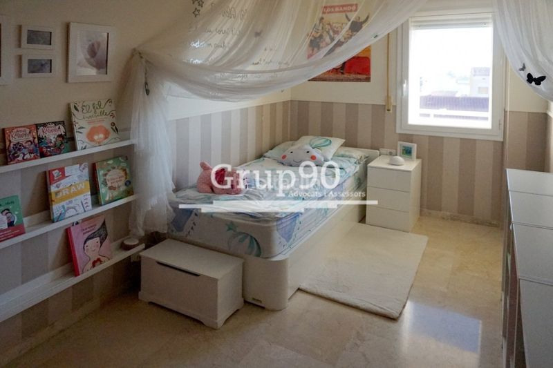 Foto e859ff92-51d6-4add-b95b-3ae2b1f450cc. Àtic amb calefacció aparcament a Alguaire